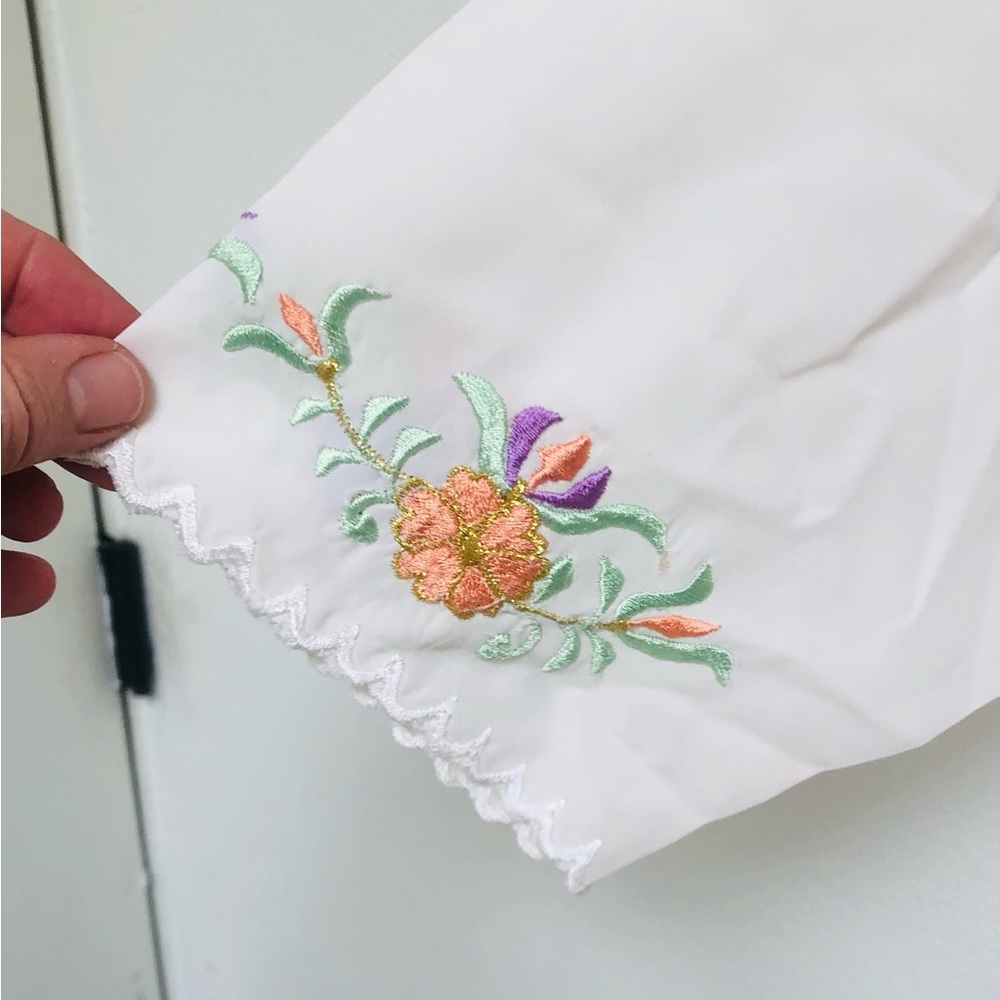 Vintage Woman’s  Embroidered Kaftan - Picture 3 of 5